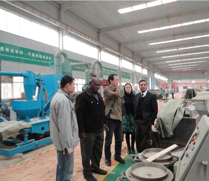 孟加拉(lā)和津巴布韋客戶到訪安陽吉(jí)姆克