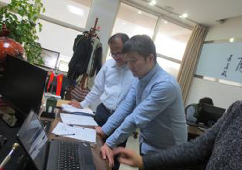 台灣台中客戶來(lái)訪绿巨人草莓丝瓜秋葵榴莲在线